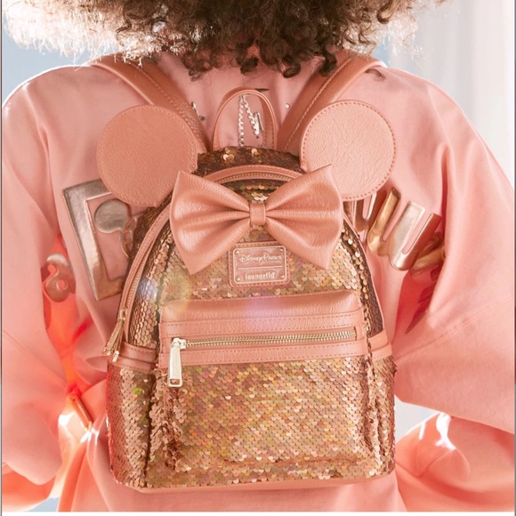 2024 Minnie Mouse Sequined Loungefly Mini Backpack Peach Punch Disney Parks NWT - Picture 3 of 3